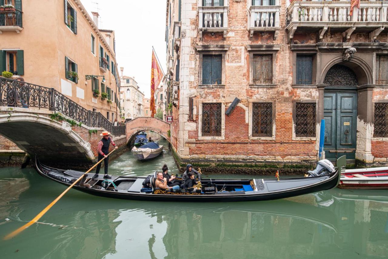 Casa Manina Sul Ponte - Your Private Canal View Venedik Dış mekan fotoğraf