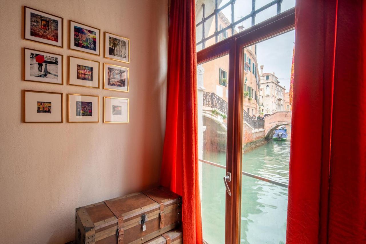 Casa Manina Sul Ponte - Your Private Canal View Venedik Dış mekan fotoğraf