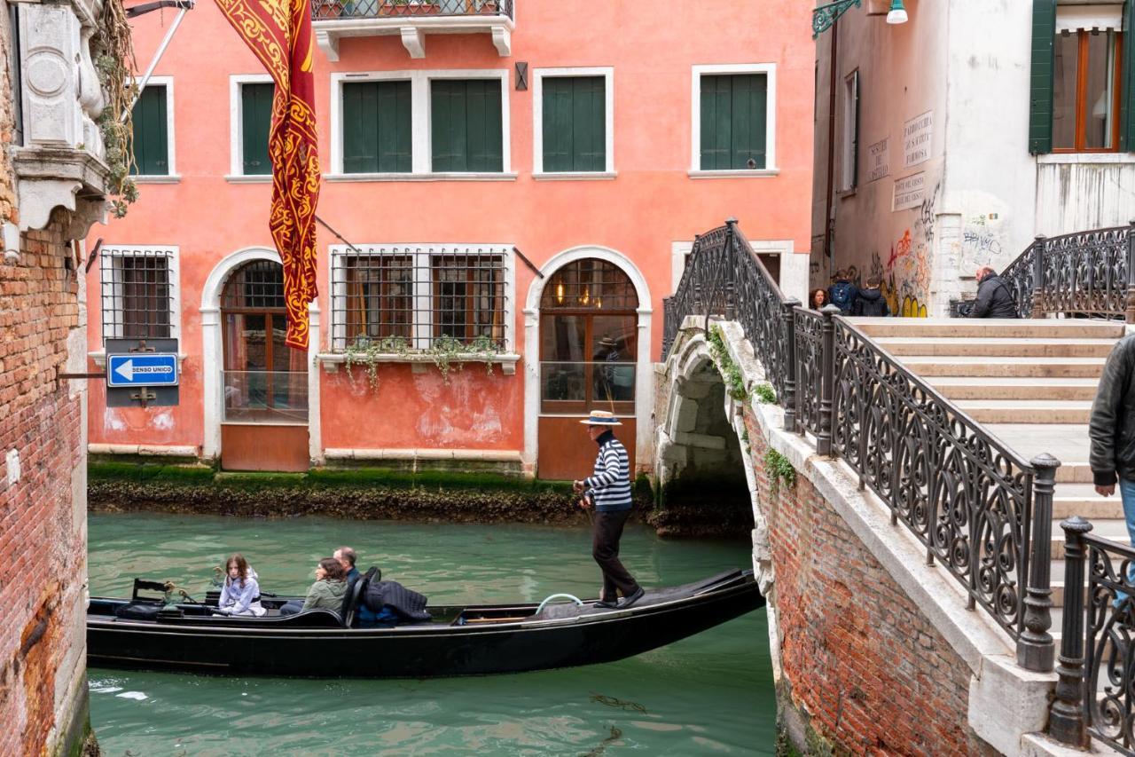 Casa Manina Sul Ponte - Your Private Canal View Venedik Dış mekan fotoğraf
