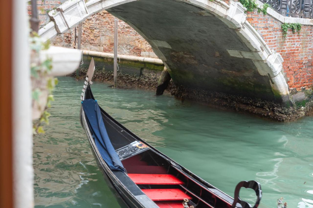 Casa Manina Sul Ponte - Your Private Canal View Venedik Dış mekan fotoğraf