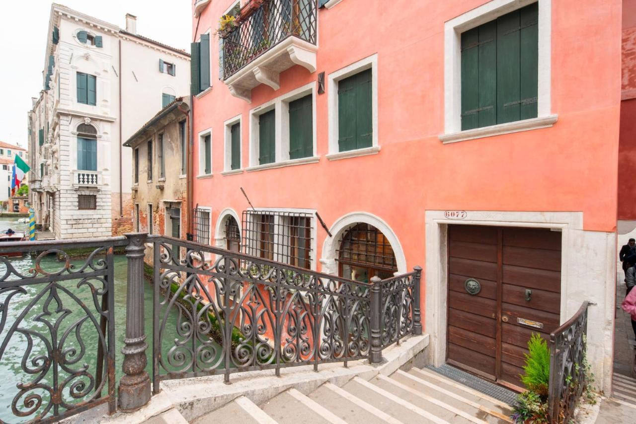 Casa Manina Sul Ponte - Your Private Canal View Venedik Dış mekan fotoğraf