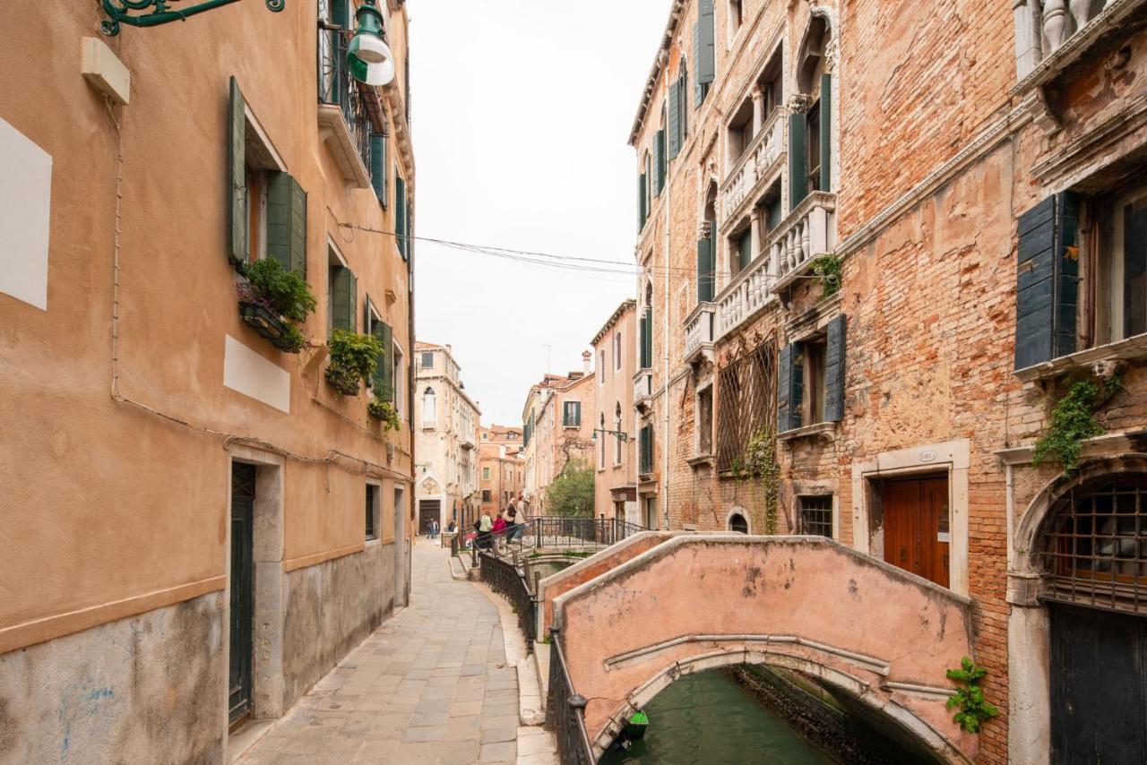 Casa Manina Sul Ponte - Your Private Canal View Venedik Dış mekan fotoğraf